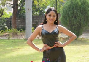 Actress Shweta Sharma Photos